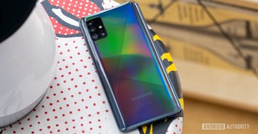 Самые лучшие недорогие смартфоны Samsung: рейтинг бюджетных устройств (фото, видео)