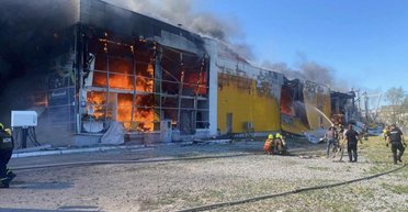 Варварство й абсолютний жах. Як лідери Заходу відреагували на обстріл ТЦ у Кременчуку