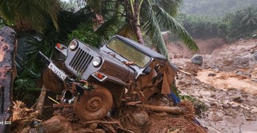 Жертв уже сотни: "летающие реки" стали причиной разрушительных оползней в Индии