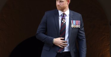 Принц Гаррі публічно знехтував нагородою свого батька (фото)