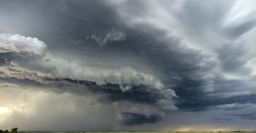 Шторм "Киаран" ударил по Британии и Европе: погиб ребенок из Украины (видео)