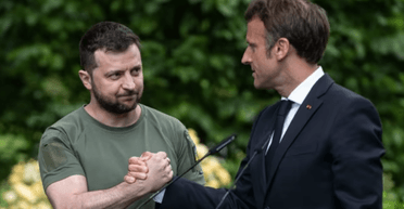 Зеленский попросил Макрона помочь Украине получить разрешение бить по базам носителей КАБов в РФ