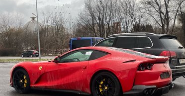 В Украине среди зимы засветился 800-сильный суперкар Ferrari за $500 000 (фото)