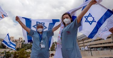 Полиция у подъездов и штрафы за вынос мусора без масок. Особенности карантина по-израильски