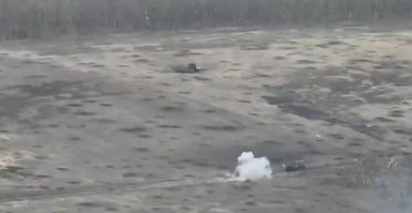 "Рознесли металобрухт": ЗСУ знищили колону техніки ЗС РФ на Лиманському напрямку (відео)