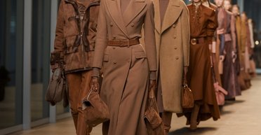 Pantone назвал главный цвет 2025 года — как добавить Mocha Mousse в гардероб?