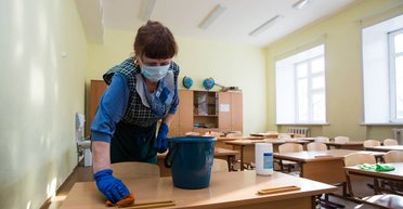 Дети и пандемия. Безопасно ли открывать двери школ в условиях второй волны коронавируса?