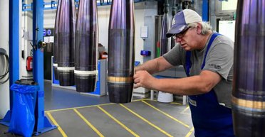 Удвічі більше плану: Rheinmetall на новому заводі випустить 350 000 снарядів на рік