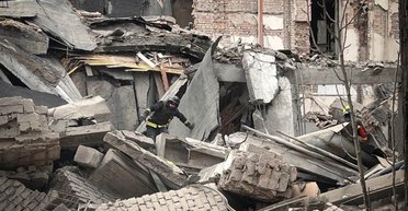 ВС РФ атаковали Киев баллистикой: повреждена многоэтажка, есть пострадавшие (фото)