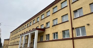 Без дверей и кранов, но с плесенью: какие условия в детской спецшколе, которую проверяет прокуратура