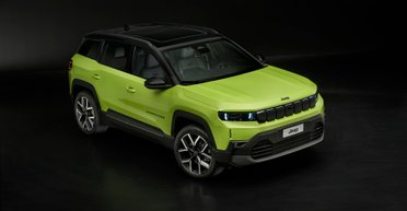 Jeep выводит на рынок электрифицированный кроссовер с запасом хода 850 км (фото)
