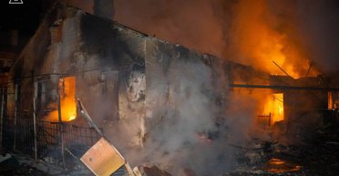 "Терор проти цивільного життя": ЗС РФ атакували Одесу 60 дронами вночі, — Зеленський (фото)