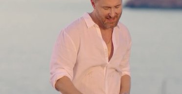 56-річний діджей Девід Гетта показав новонародженого сина (фото)