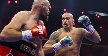 Закріпив за собою статус легенди: Усік переміг Ф'юрі за очками в Ер-Ріяді (відеоогляд)