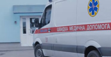 Росія вдарила БпЛА по автобусу з цивільними на Харківщині: багато поранених