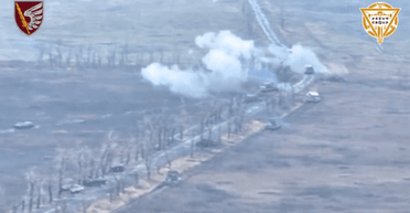 Бойцы Perun Group разбили колонну бронетехники ВС РФ на Донбассе (видео)