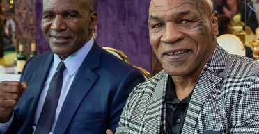 Вухо Холіфілда: Майк Тайсон випустив цукерки з канабісом (фото, відео)