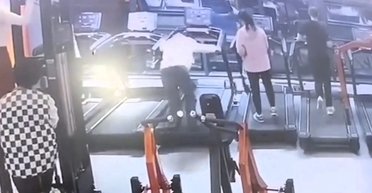 На каблуках и ради развлечения: женщина решила судиться со спортзалом из-за беговой дорожки (видео)