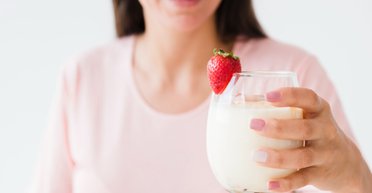 Содержат скрытый сахар: 3 продукта, которые вредят здоровью мозга