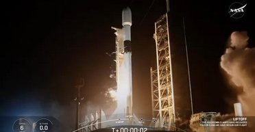 Ракета Ілона Маска відправила на Місяць 2 посадкові модулі: вторгнення NASA почалося (фото)