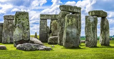 Не так, как думали сначала: ученые наконец узнали, откуда происходит Алтарный камень Стоунхенджа