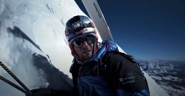 Покорил Эверест на лыжах и без кислорода: польский альпинист установил мировой рекорд (видео)