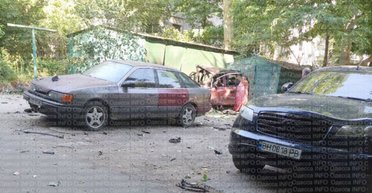В Одесі вибухнуло авто: за кермом був військовий, — ЗМІ (фото, відео)