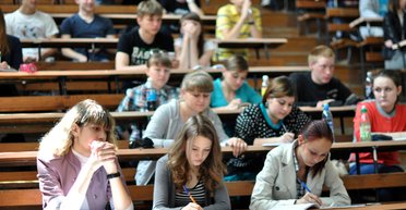 Возвращайте деньги: более 150 тысяч студентов подали в суд на свои университеты