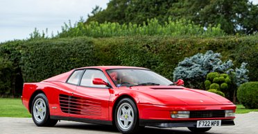 Звезда 80-х: на продажу выставили культовый суперкар Ferrari чемпиона "Формулы-1" (фото)