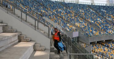 Мы хотим дебатам наши гордые дать имена. Как Порошенко и Зеленский готовятся к встрече на стадионе