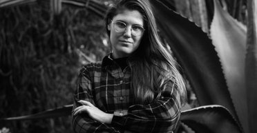 Была зоозащитницей и волонтеркой: от удара РФ по Полтаве погибла актриса Настя Кольвах