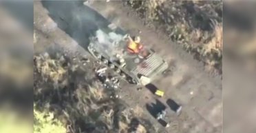 Лишили боеприпасов для наступления: FPV-дроны взорвали российскую БМП в сложных условиях