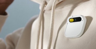 Без екрана, зате з ШІ: де прилад Ai Pin зможе і не зможе замінити смартфони (відео)