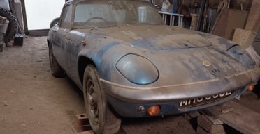 Классический британский спорткар 70-х завелся после 32 лет простоя (видео)