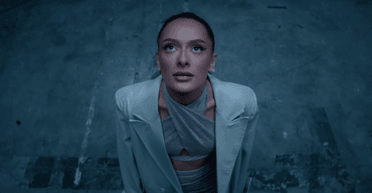 Буревій та дощ: учасниця Євробачення від Ізраїлю випустила кліп на конкурсну пісню (відео)