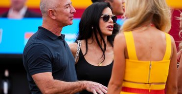 Джеффа Безоса помітили на побаченні з Лорен Санчес на фоні чуток про весілля (фото)