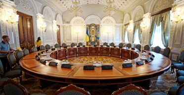 Альтернативный Кабмин. Для чего финансирование СНБО увеличено в 157 раз, и кто его возглавит