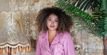 Актриса "Бриджертонов" обвинила Netflix