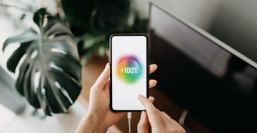 Мощные и автономные: топ 5 смартфонов с лучшими батареями в 2024 году (фото, видео)