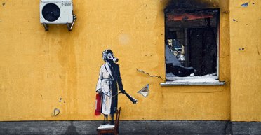 Противогазы – в каждый дом. Поможет ли украинцам "забота" властей при ядерном ударе России