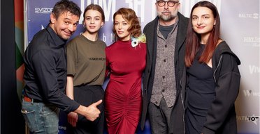 Актеры и знаменитости собрались на звездной премьере "Дома за стеклом" в Киеве (фоторепортаж)