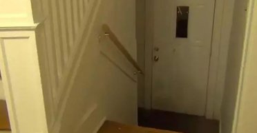 Жартували про привида: студенти знайшли таємну кімнату в підвалі, в якій жив незнайомець (фото)