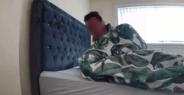 "Боюся повертатися додому": британка побачила у своєму ліжку незнайомого чоловіка (фото)