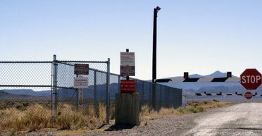 Тайна "зоны 51": что известно об аварии неизвестного самолета в Неваде (фото)