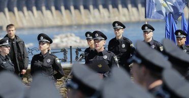 Втянуть животы. Почему Нацполиции не хватает новобранцев