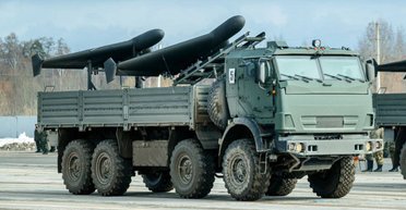 У РФ вирішують проблему з бронюванням військових вантажівок: що поміняють у "Камазах" (фото)