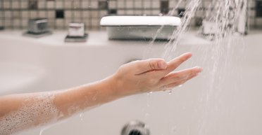 Понад 100 шкіл: у Великій Британії відбувся наймасштабніший урок із миття рук