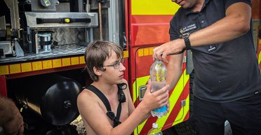 На Киевщине с помощью дрона спасли ребенка, который застрял в болоте (фото)