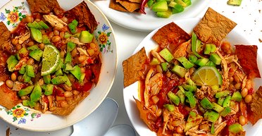 Мексиканський тортилья-суп із куркою: швидко, ситно і смачно