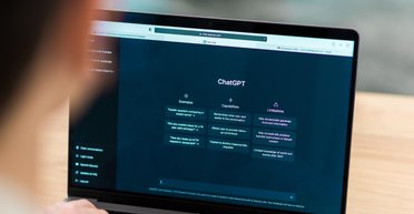 Чоловік довірив ChatGPT продаж свого будинку: чим це скінчилося для нього